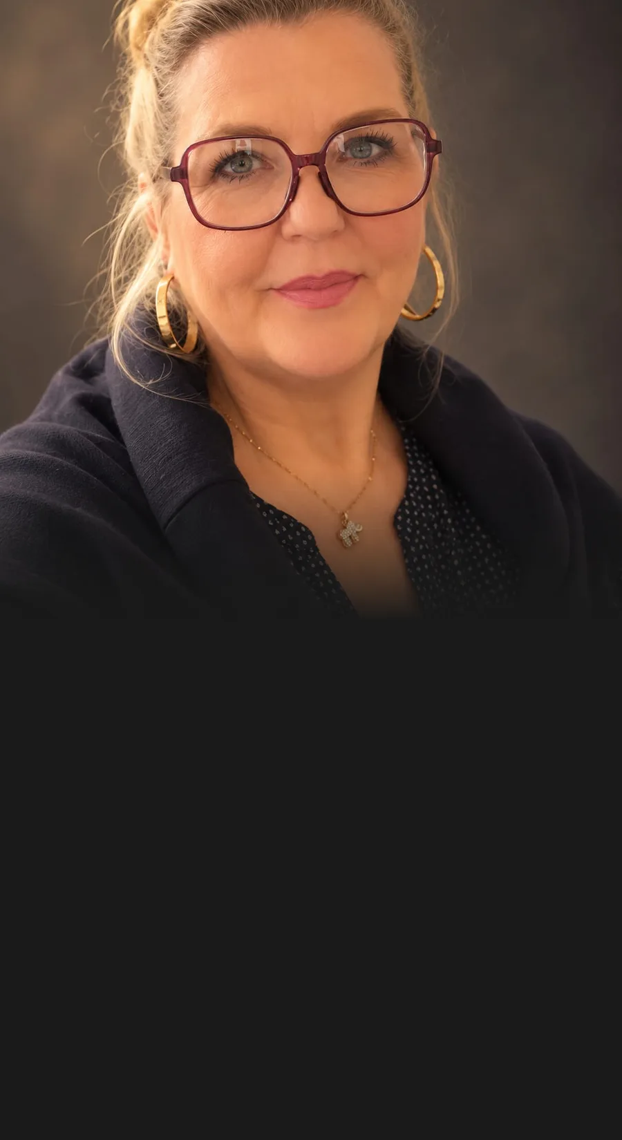 Bettina Jatzkowski lächelt in die Kamera